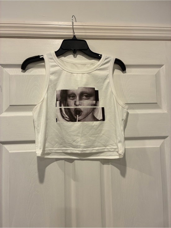 Tops - Women's White Graphic Crop Tank Top - Modern Photo Print